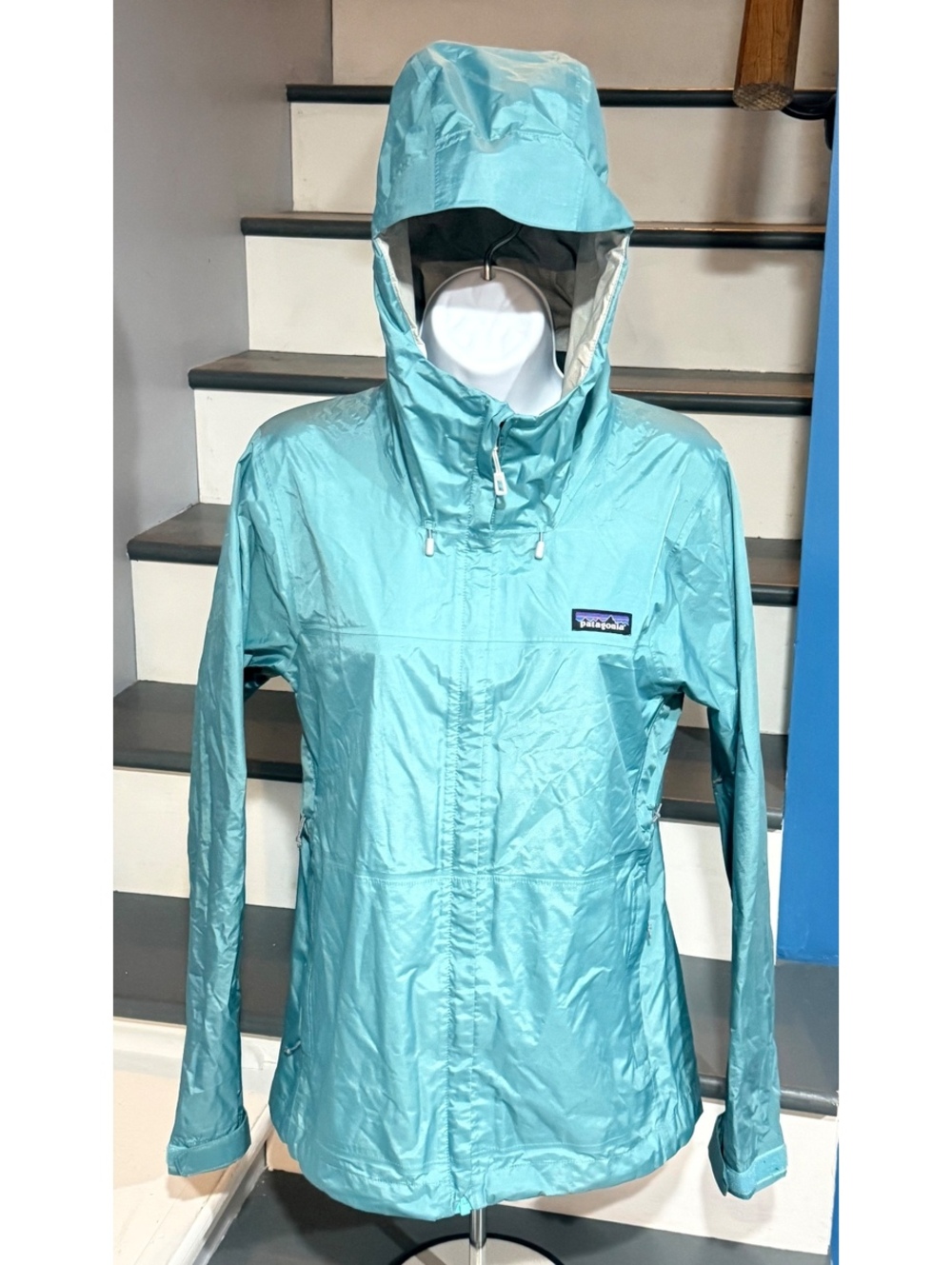 Women’s Size Small Torrentshell H2NO Light Blue Hooded Lightweight Rain Jacket!